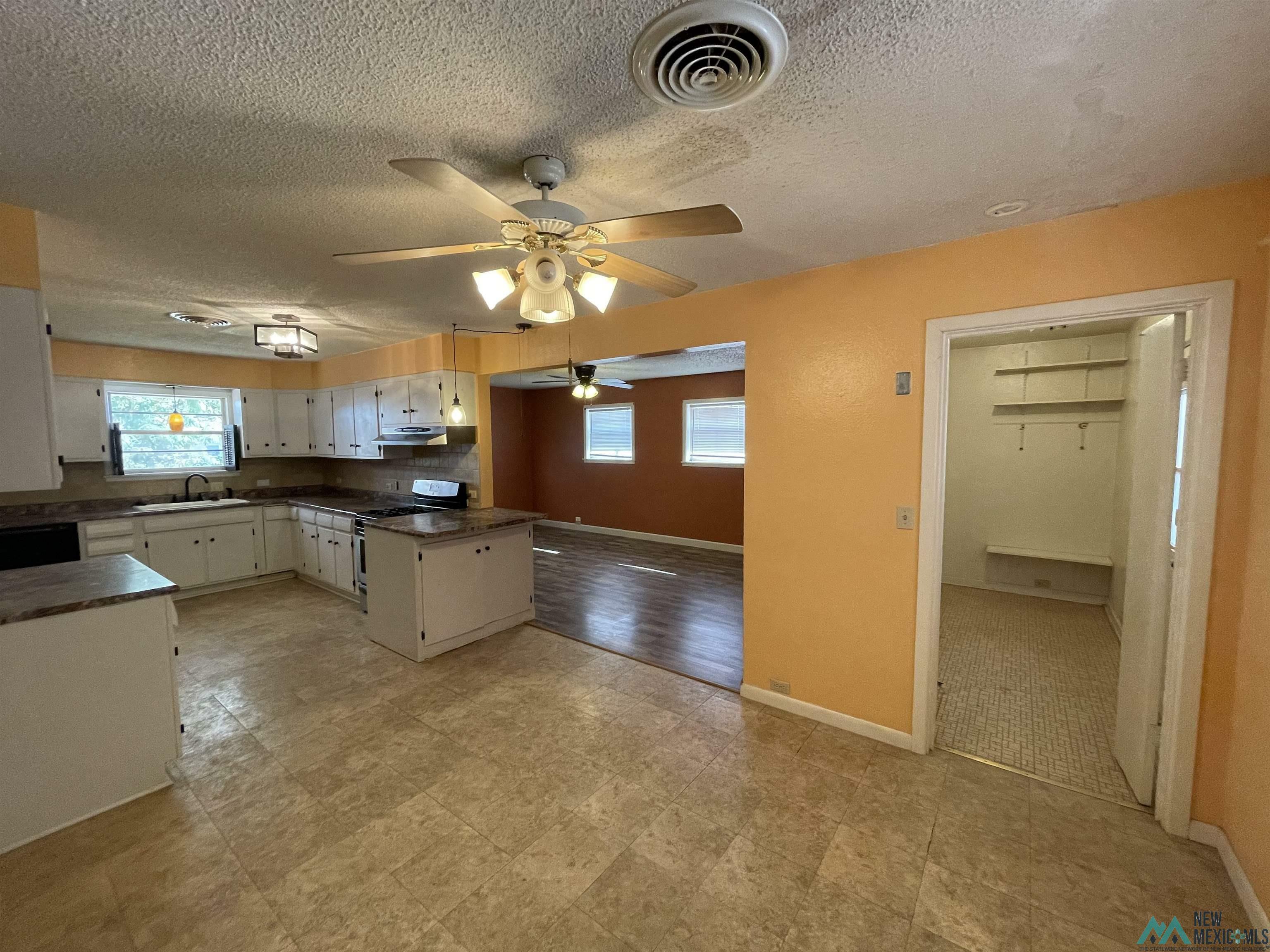 Property Photo: 800 John Doe NM 88101