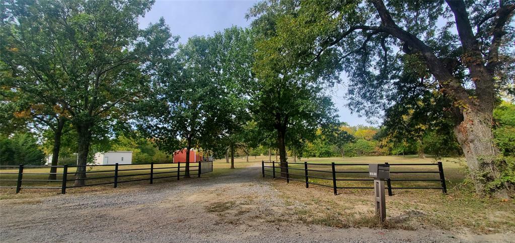 Property Photo:  551 County Road 4244  TX 75418 