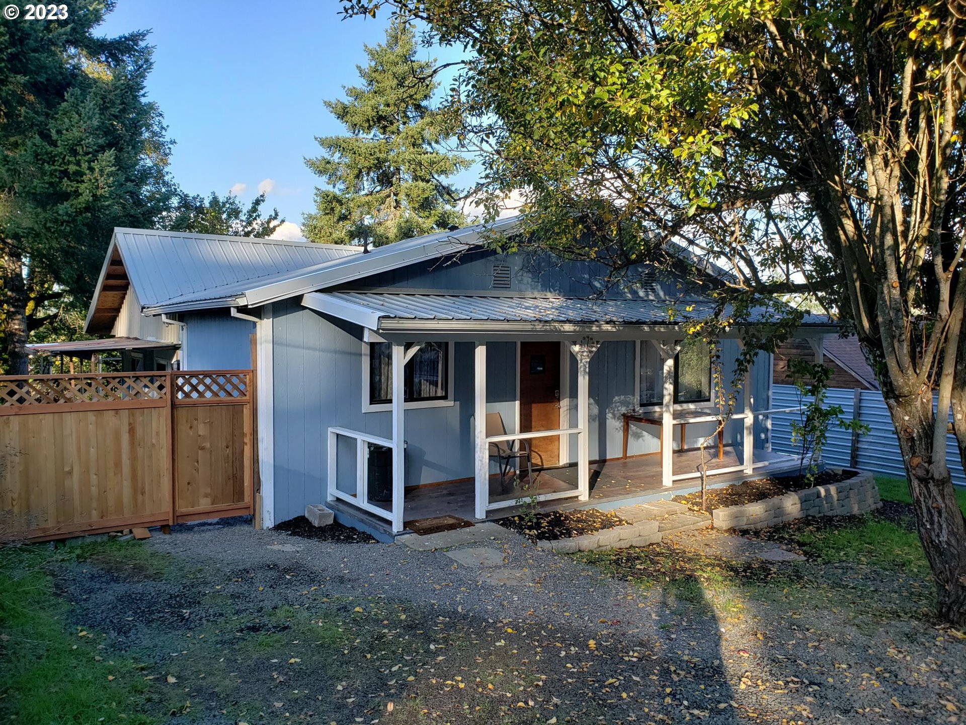 Property Photo:  640 SW Hill Dr  OR 97396 