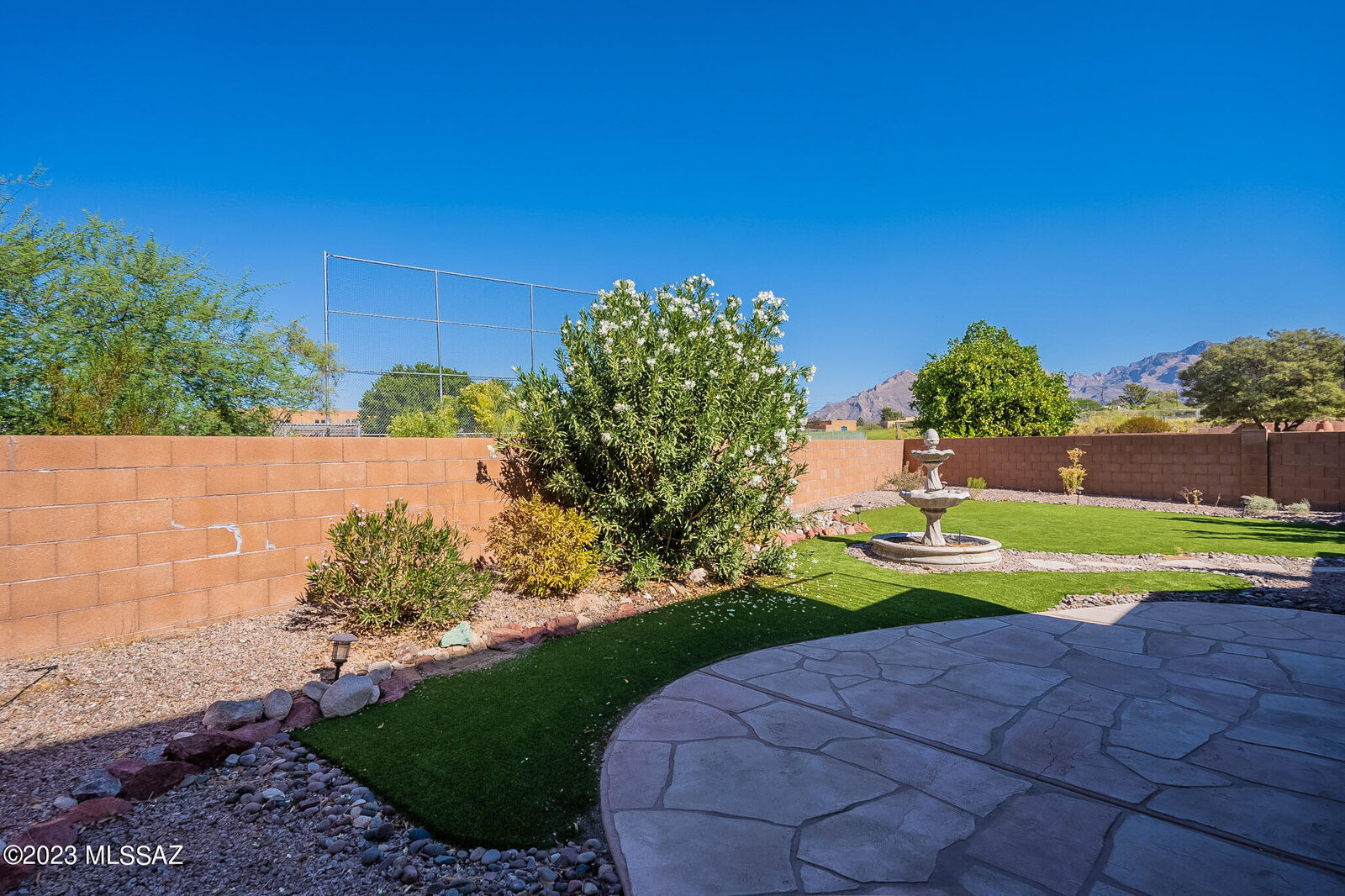 Property Photo:  5549 N Hopbush Place  AZ 85704 