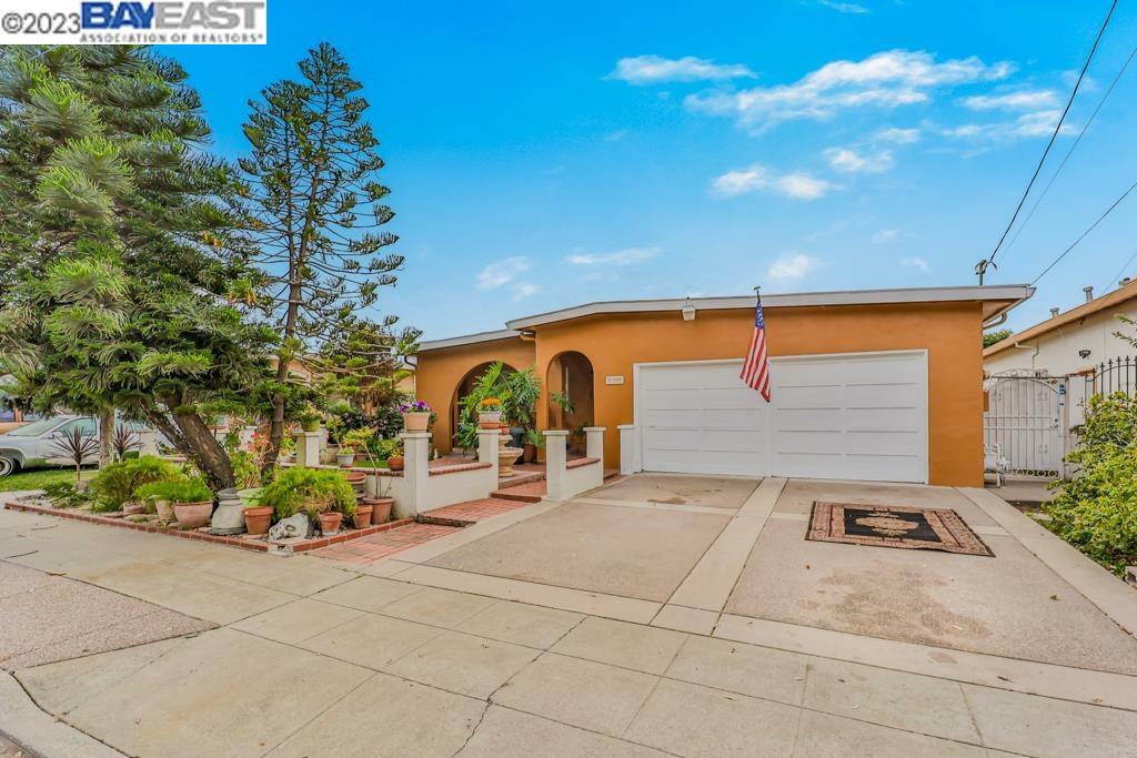 Property Photo: 33639 12th St CA 94587
