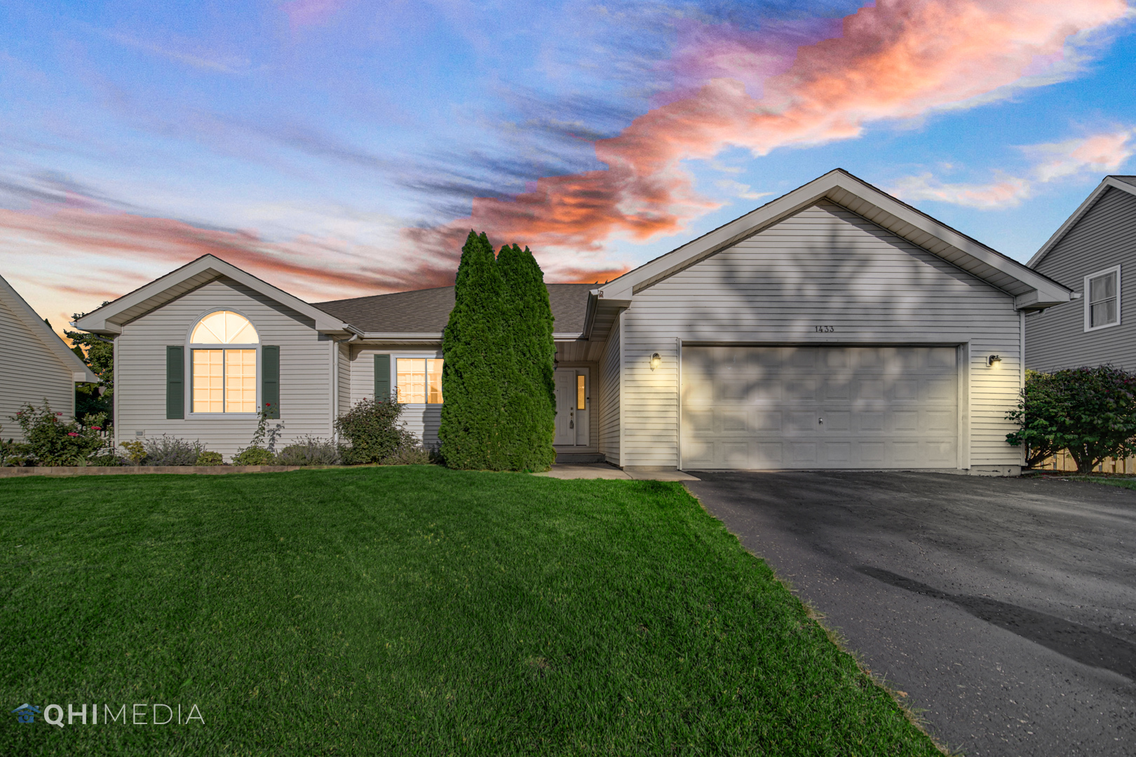 Property Photo: 1433 Lily Cache Lane IL 60490