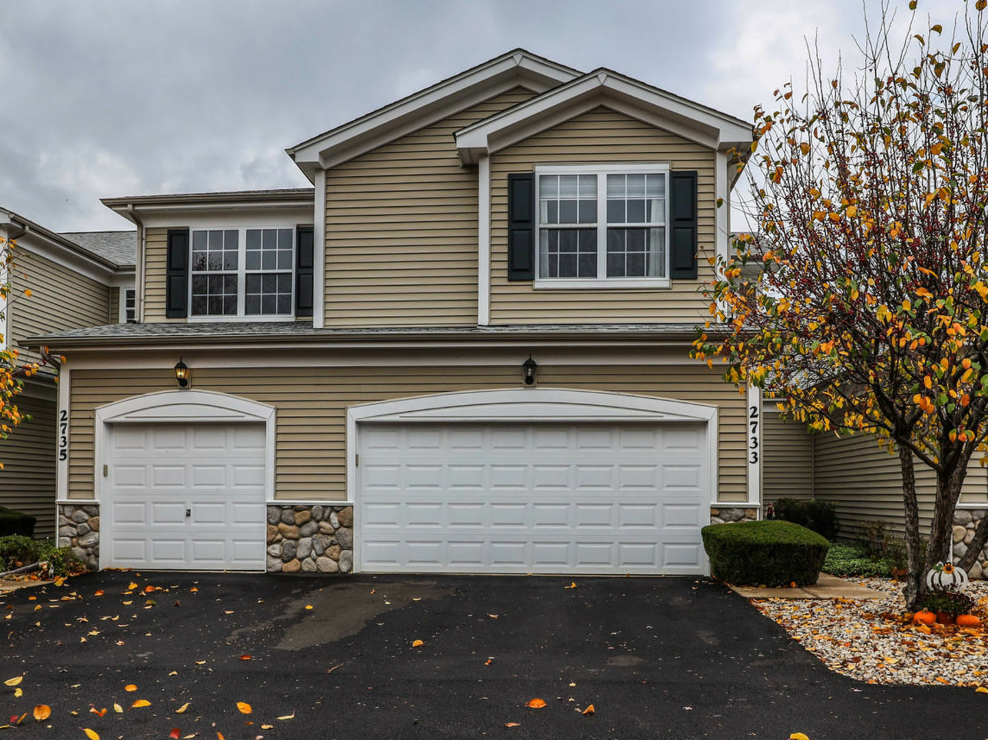 Property Photo:  2733 W Kendall Crossing  IL 60051 