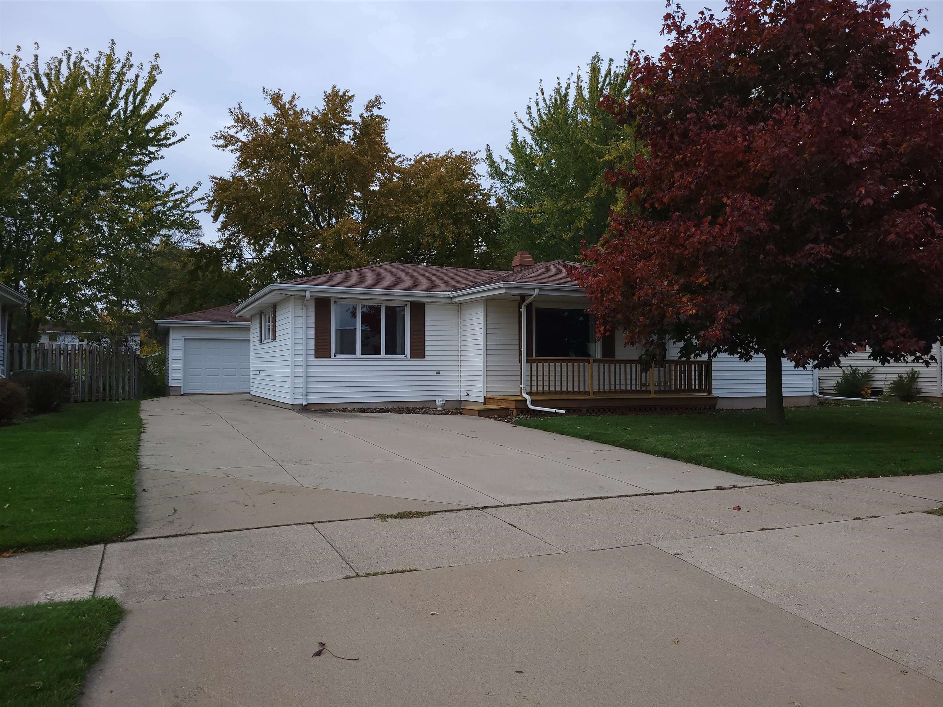 Property Photo:  951 Byrd Avenue  WI 54956-3958 