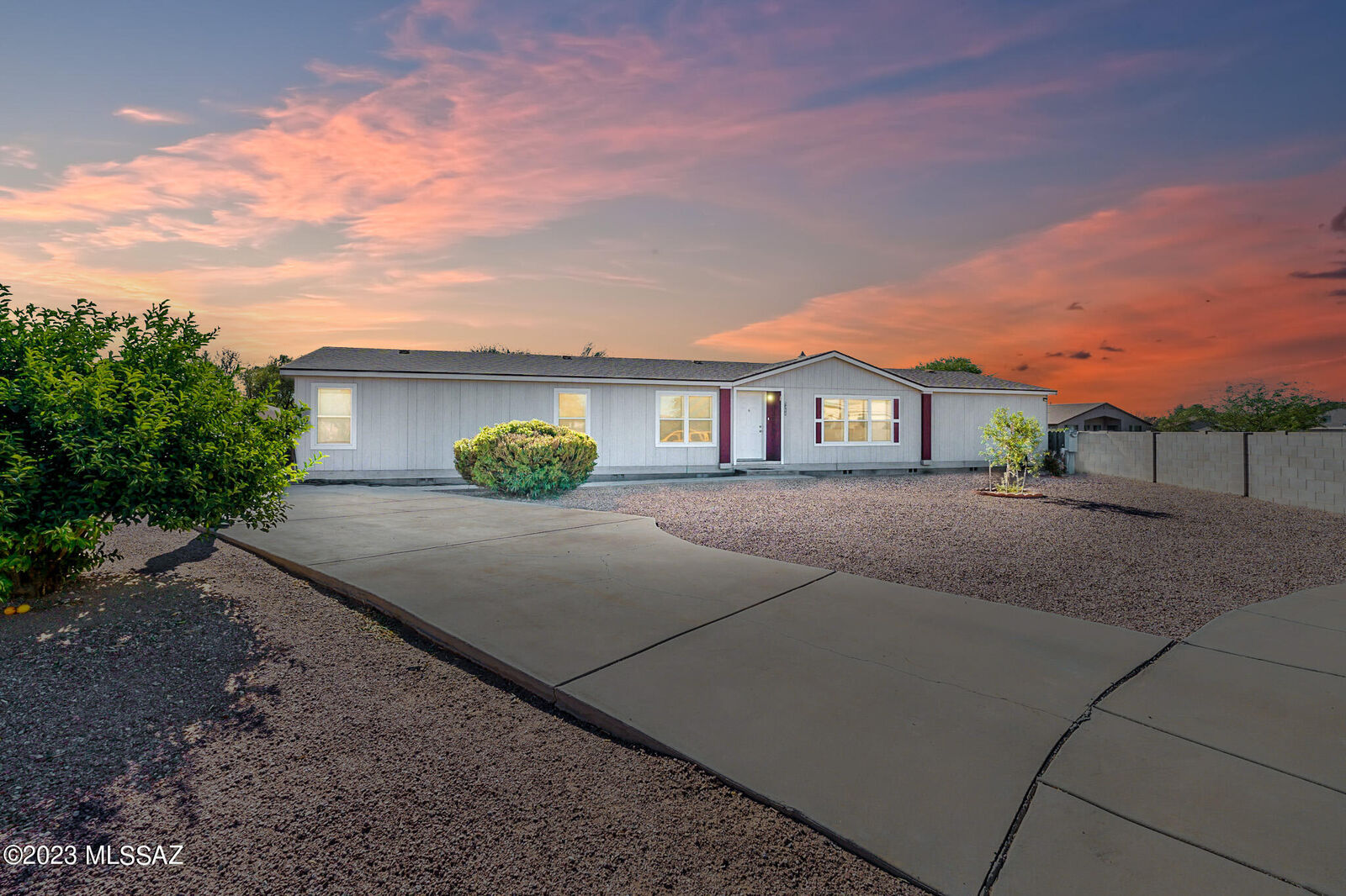 Property Photo: 5365 S Vinca Rose Place AZ 85746