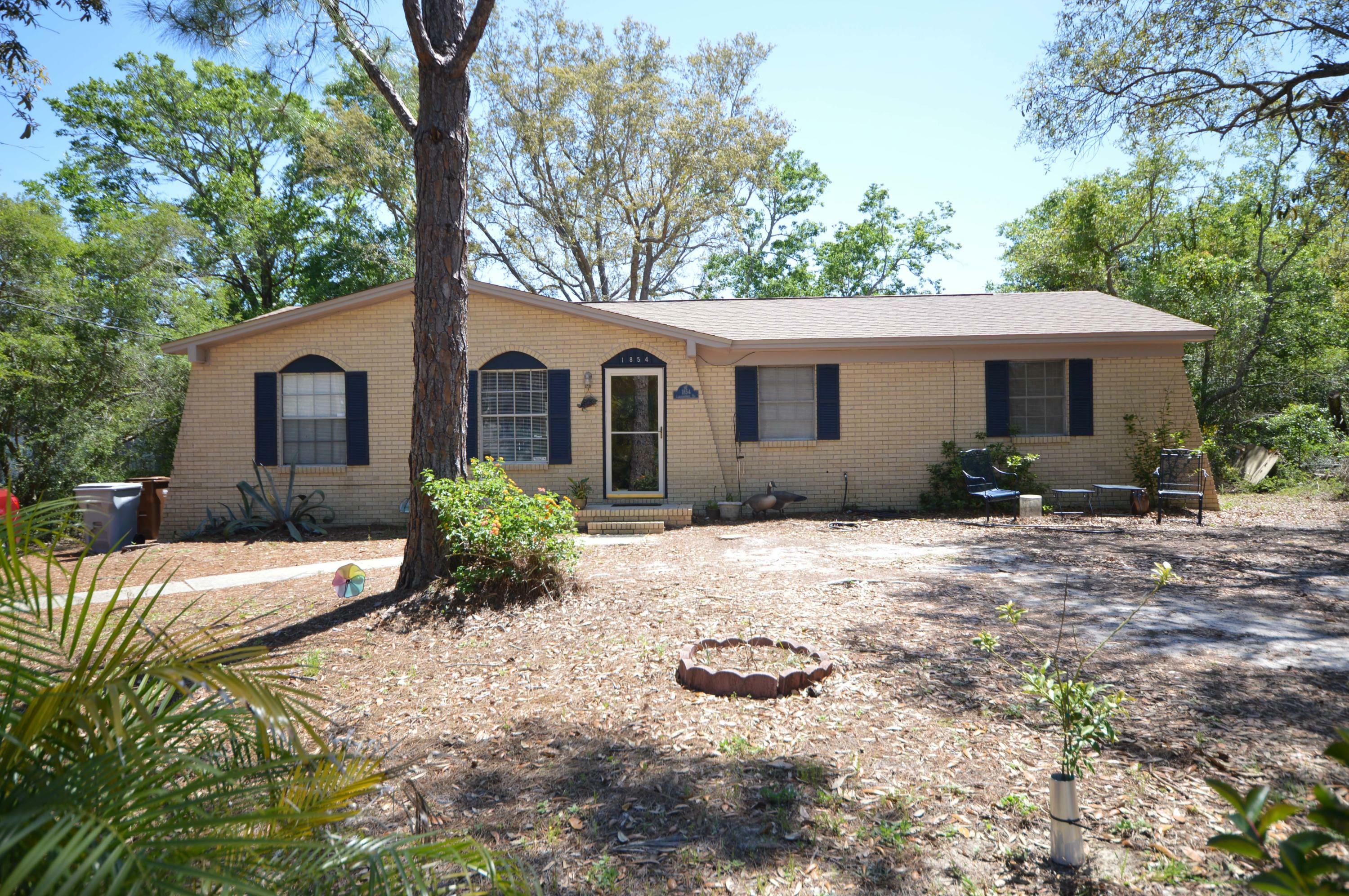 Property Photo: 1854 Abercrombie Road FL 32563