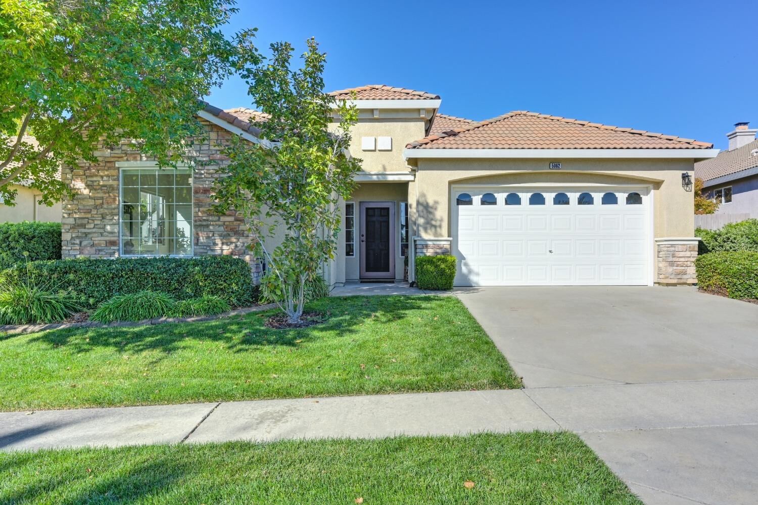 Property Photo: 5062 Covered Bridge Way CA 95762