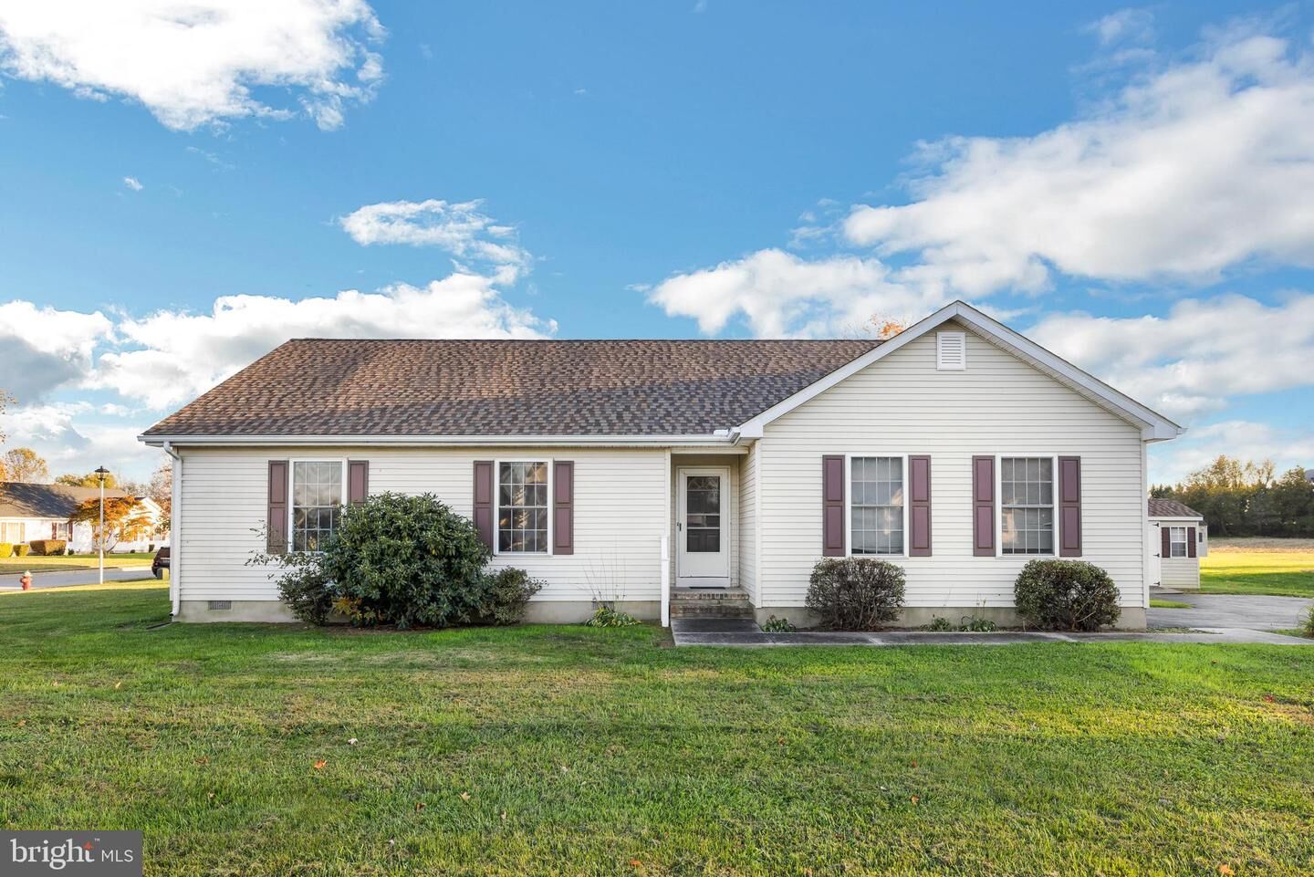 Property Photo:  49 Gardenside Court  DE 19977 
