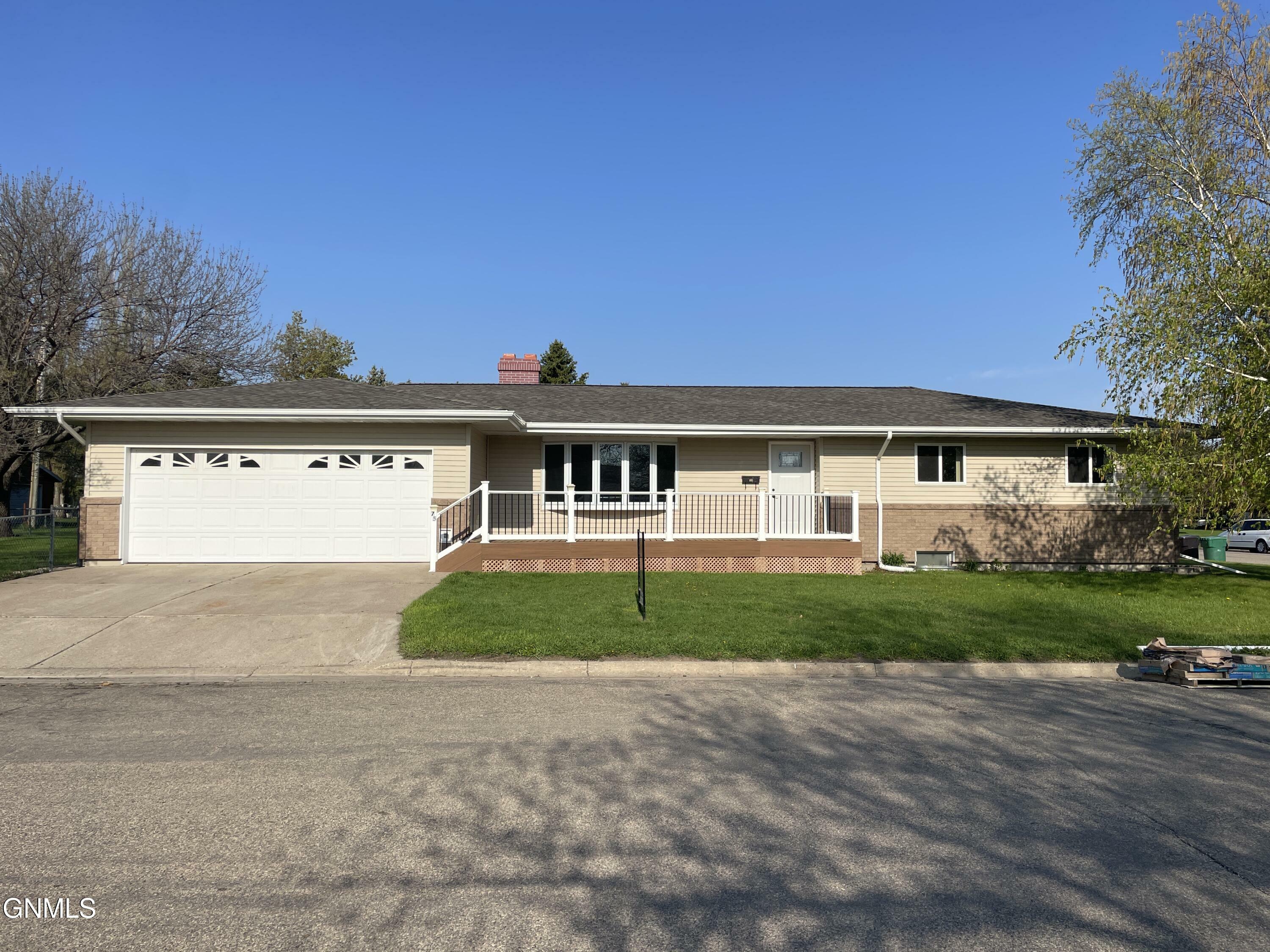 Property Photo:  75 Poplar Avenue N  ND 58421 