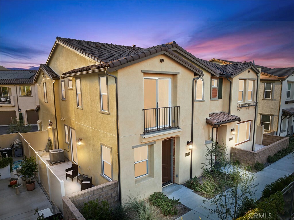 Property Photo: 45534 Calle Luna CA 92592