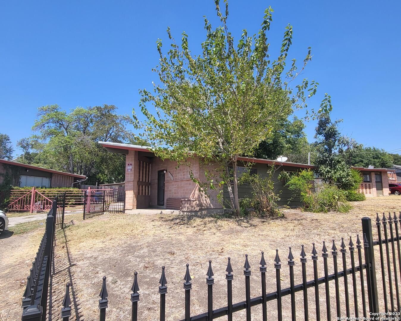 Property Photo:  103 E Skyview Dr  TX 78228 
