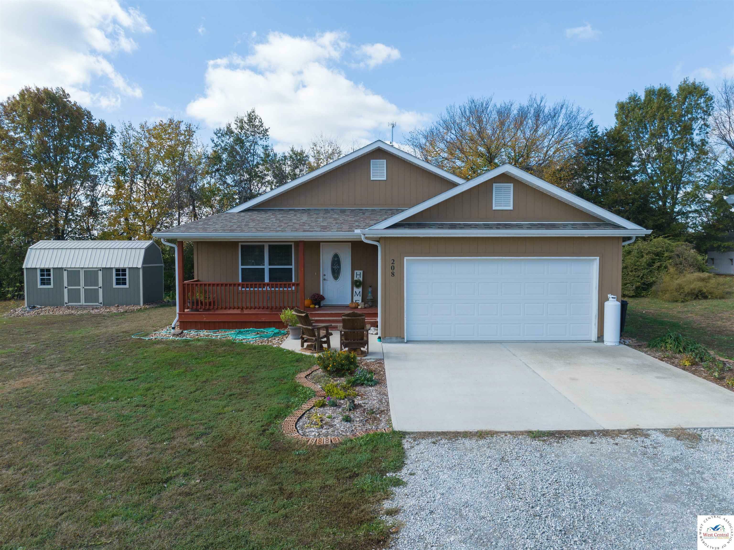 Property Photo:  208 N Cherry  MO 65325 