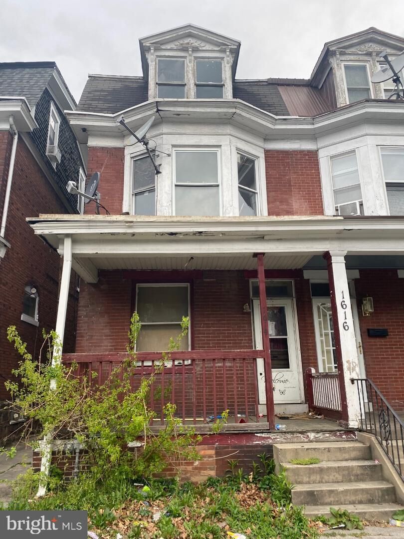 Property Photo: 1614 Berryhill Street PA 17104