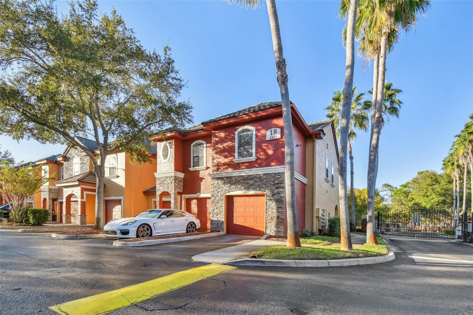 Property Photo: 2217 Tuscany Trace 7 FL 34683