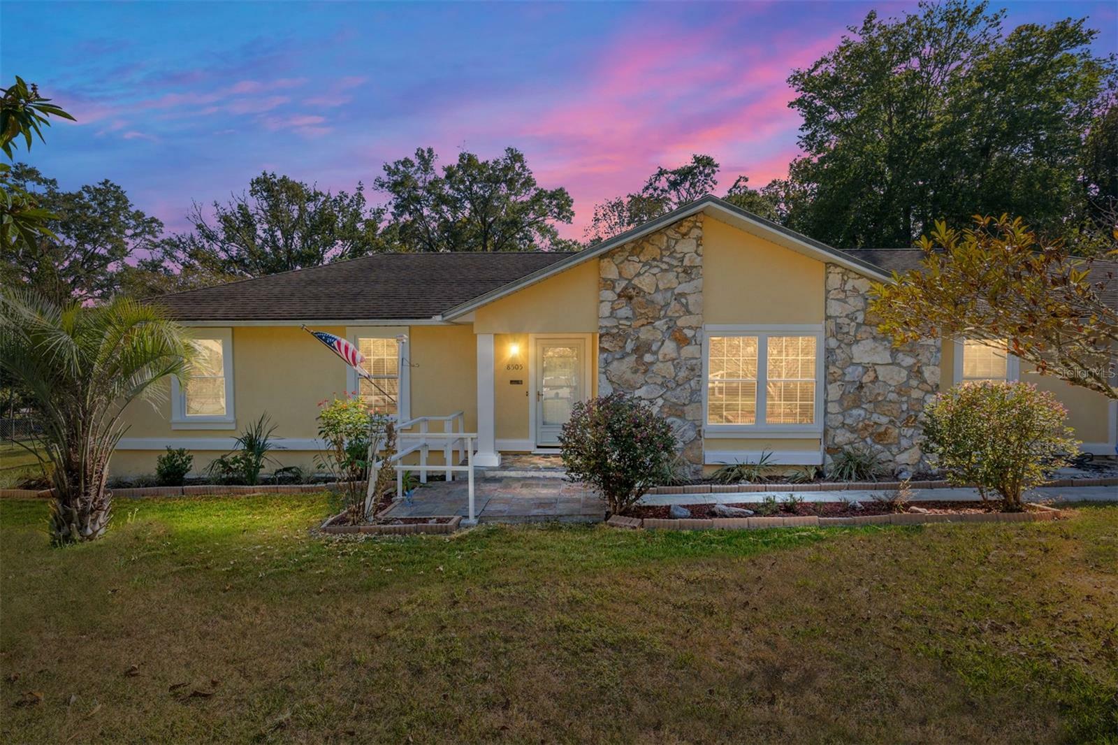 Property Photo:  8505 NW 1st Avenue  FL 32607 