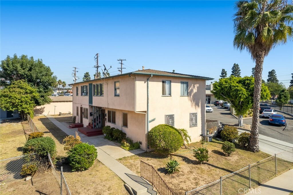 Property Photo:  11542 Simms Avenue  CA 90303 