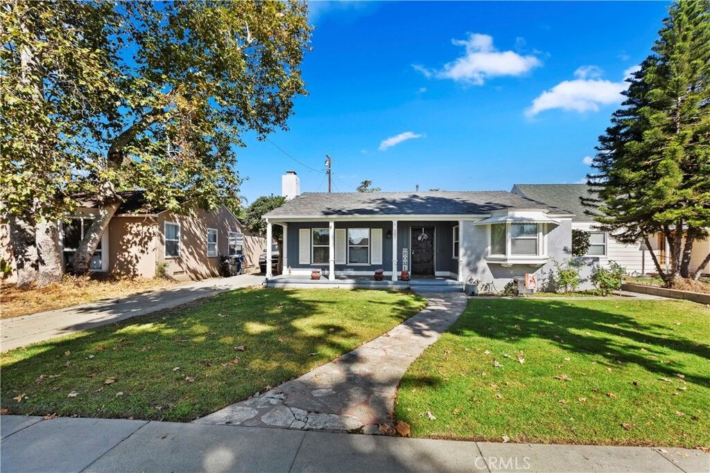 Property Photo:  207 E Hawthorne Drive  CA 91764 