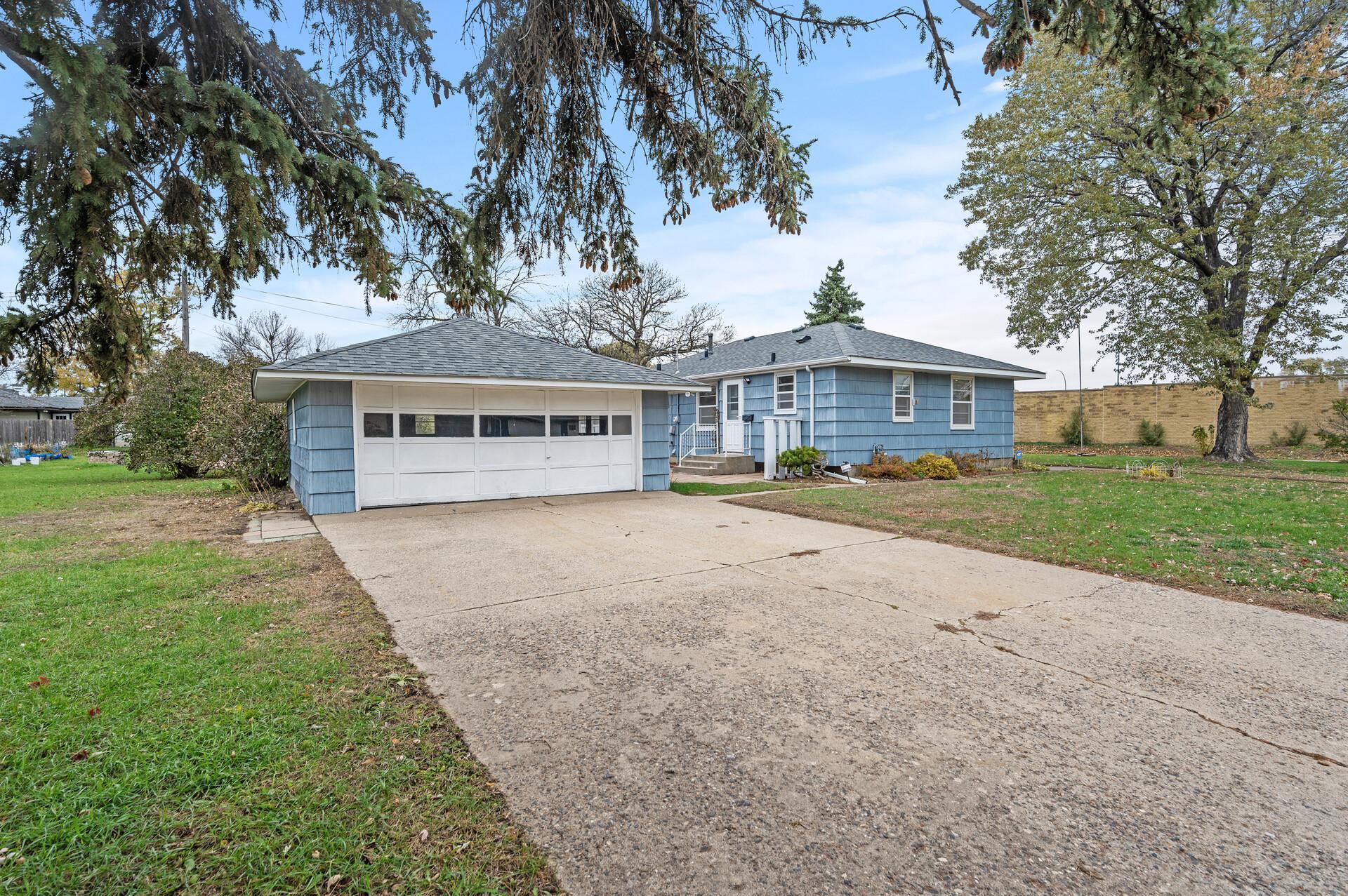 Property Photo:  6230 Lilac Drive N  MN 55430 