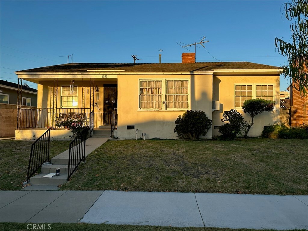 8939 Beaudine Avenue  South Gate CA 90280 photo