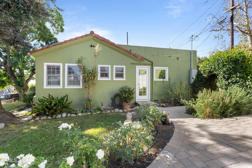 Property Photo:  554 N Mill Street  CA 93060 