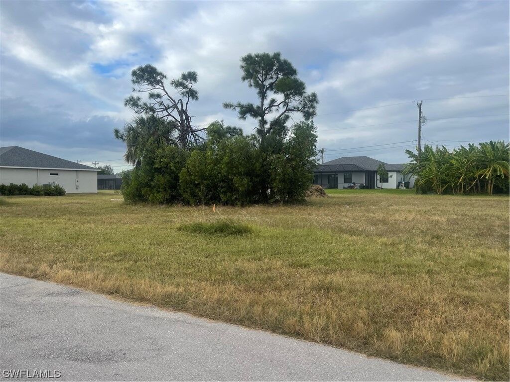 Property Photo: 1835 SW 38th Lane FL 33914