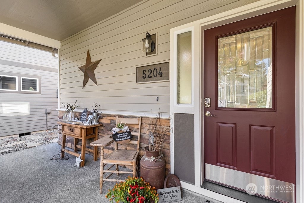 Property Photo:  5204 Graham Avenue  WA 98390 