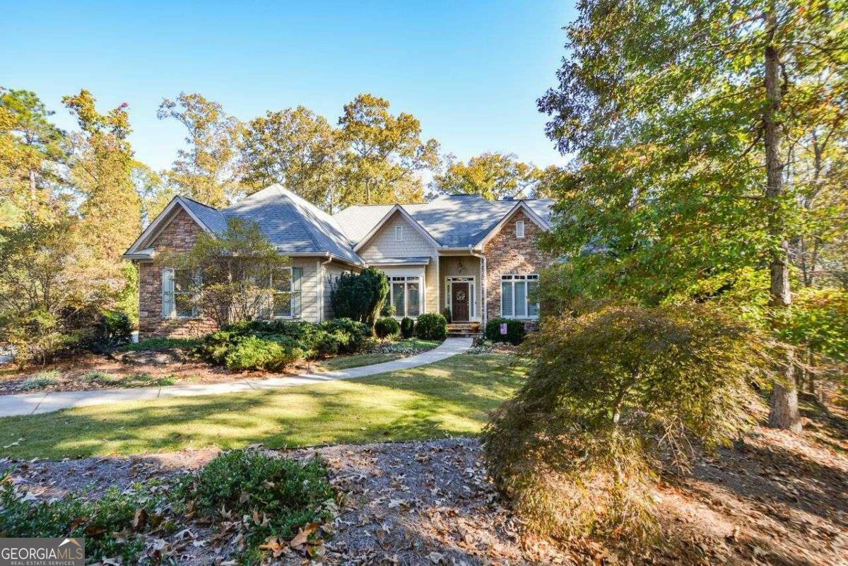 Property Photo: 6270 Hedgestone Way GA 30135