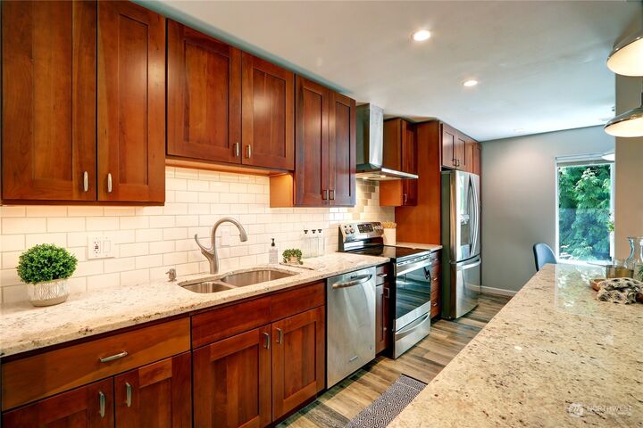 Property Photo:  11637 100th Avenue NE 1C  WA 98034 