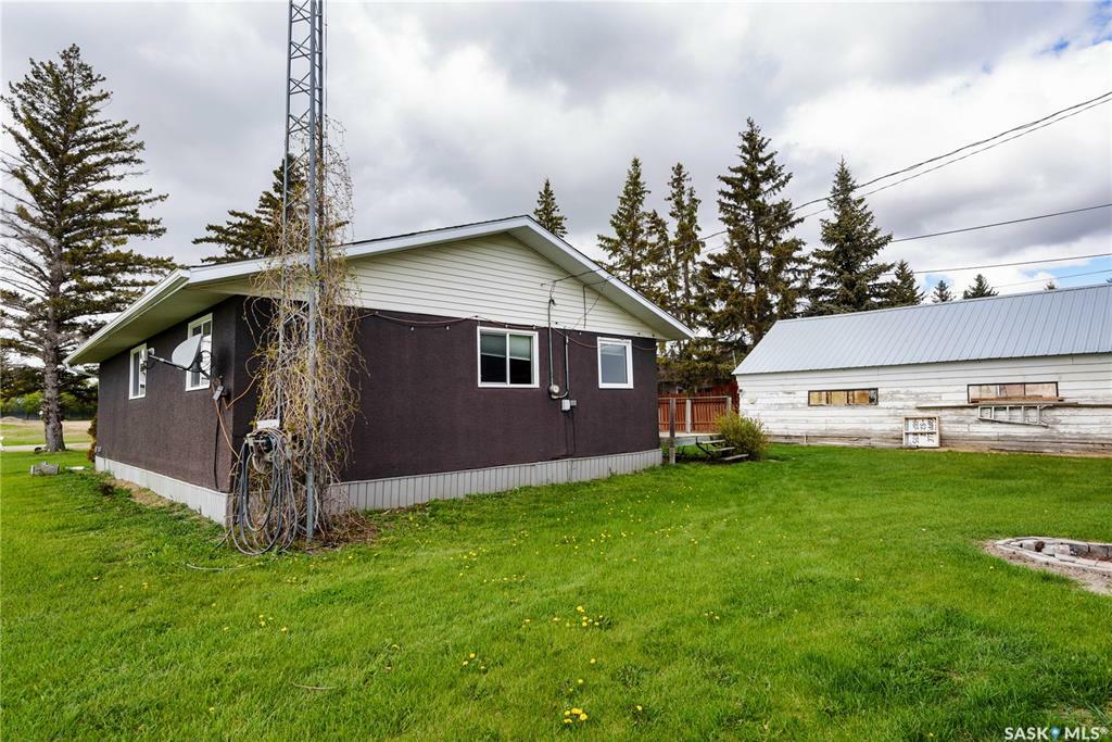 Property Photo:  213 Patrick Street  SK S0G 3B0 