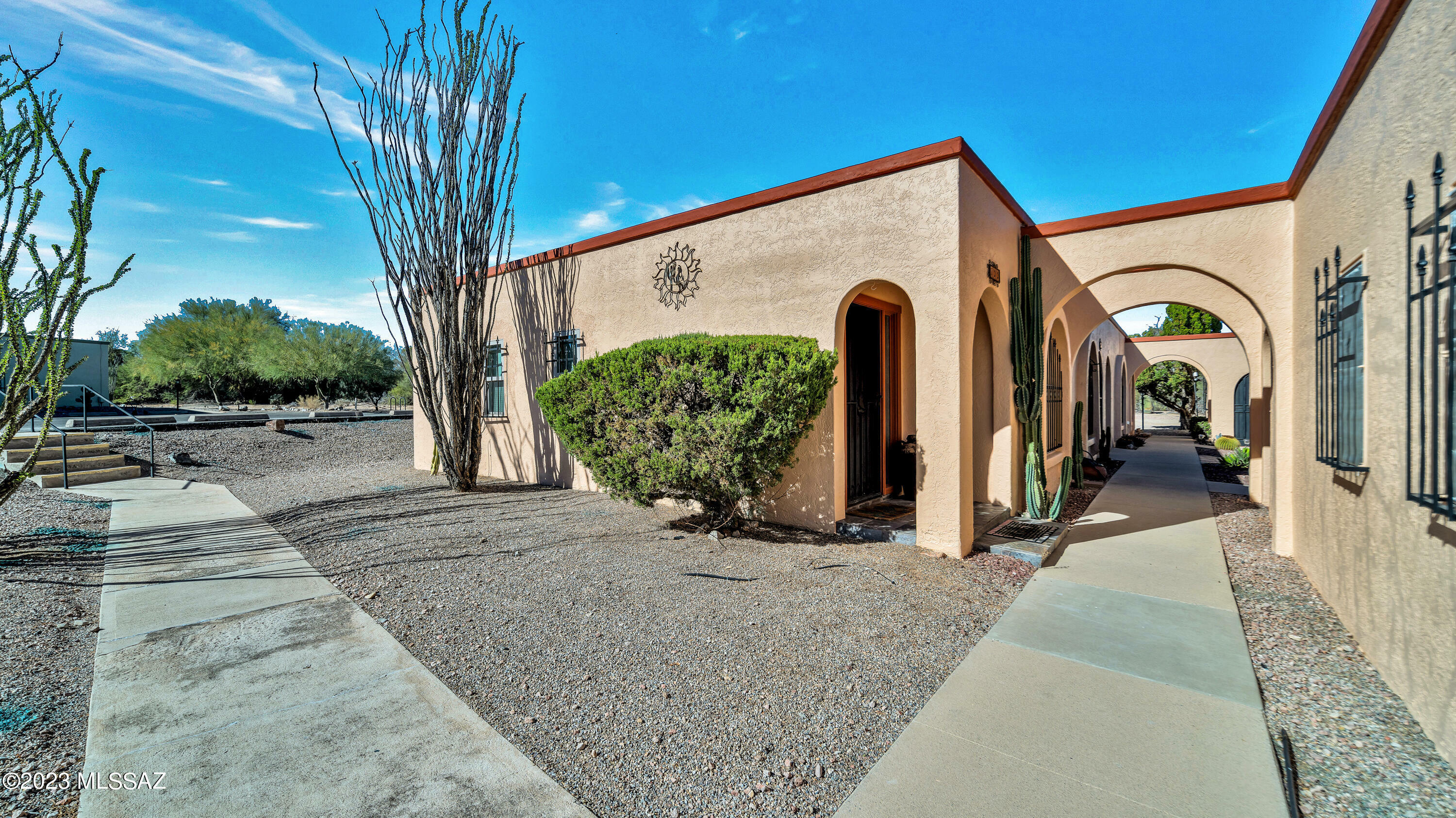 Property Photo: 122 W Calle Del Ano AZ 85614