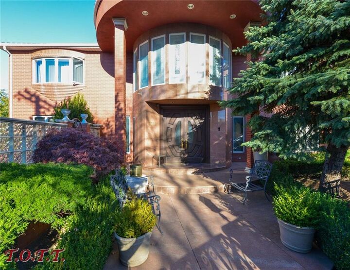 Property Photo:  2759 Whitman Drive  NY 11234 