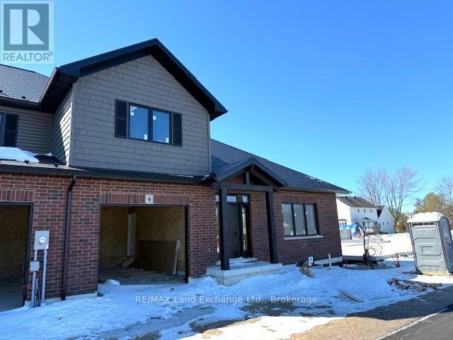 Property Photo: 8 Golf Links Road Unit 4 ON N2Z 0G1