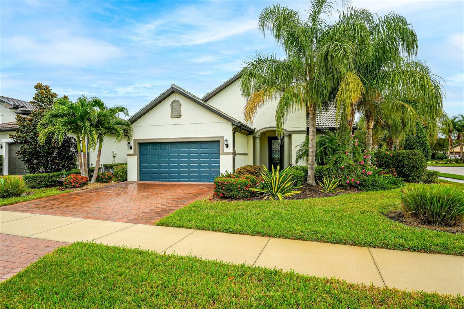 Property Photo: 5978 Caspian Tern Drive FL 34238