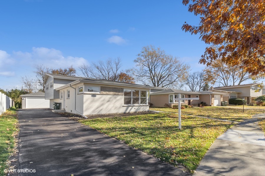 Property Photo: 7624 Maple Street IL 60053