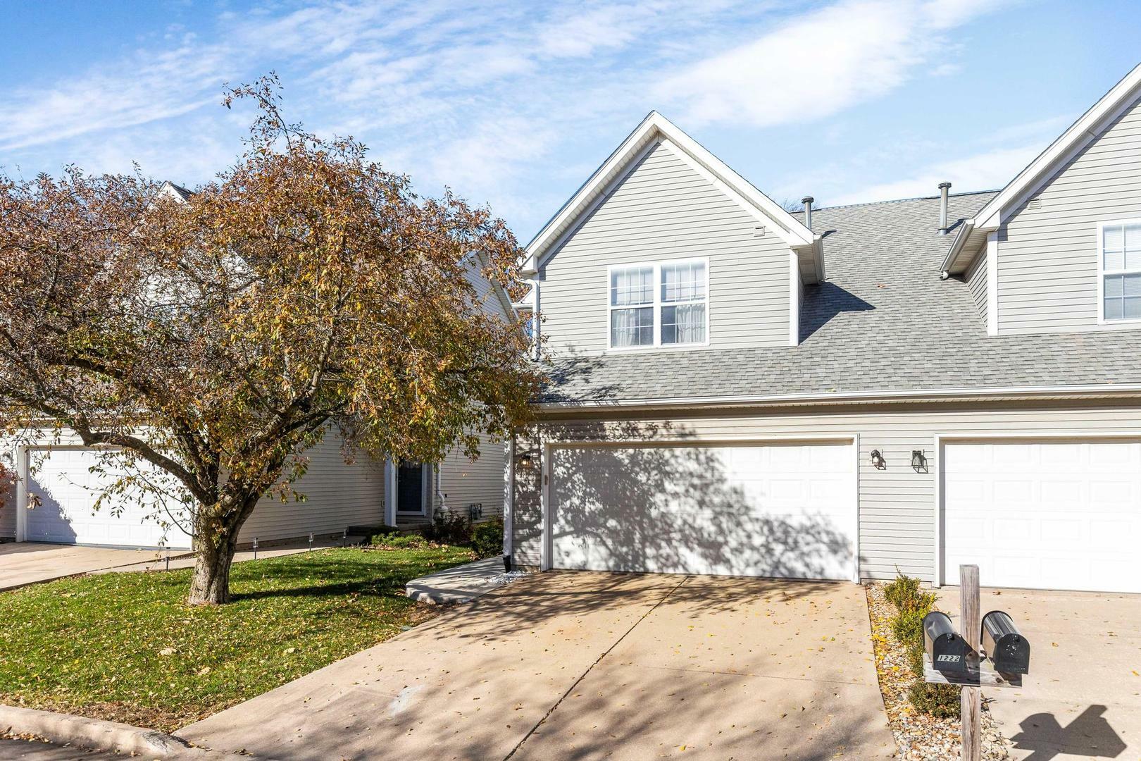 Property Photo: 1222 Riviera Drive IL 61701