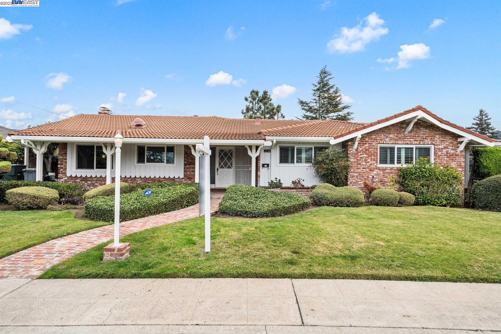 Property Photo: 1794 View Dr CA 94577