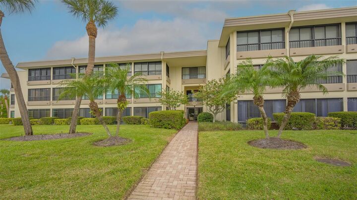 Property Photo:  225 Hourglass Way 307  FL 34242 