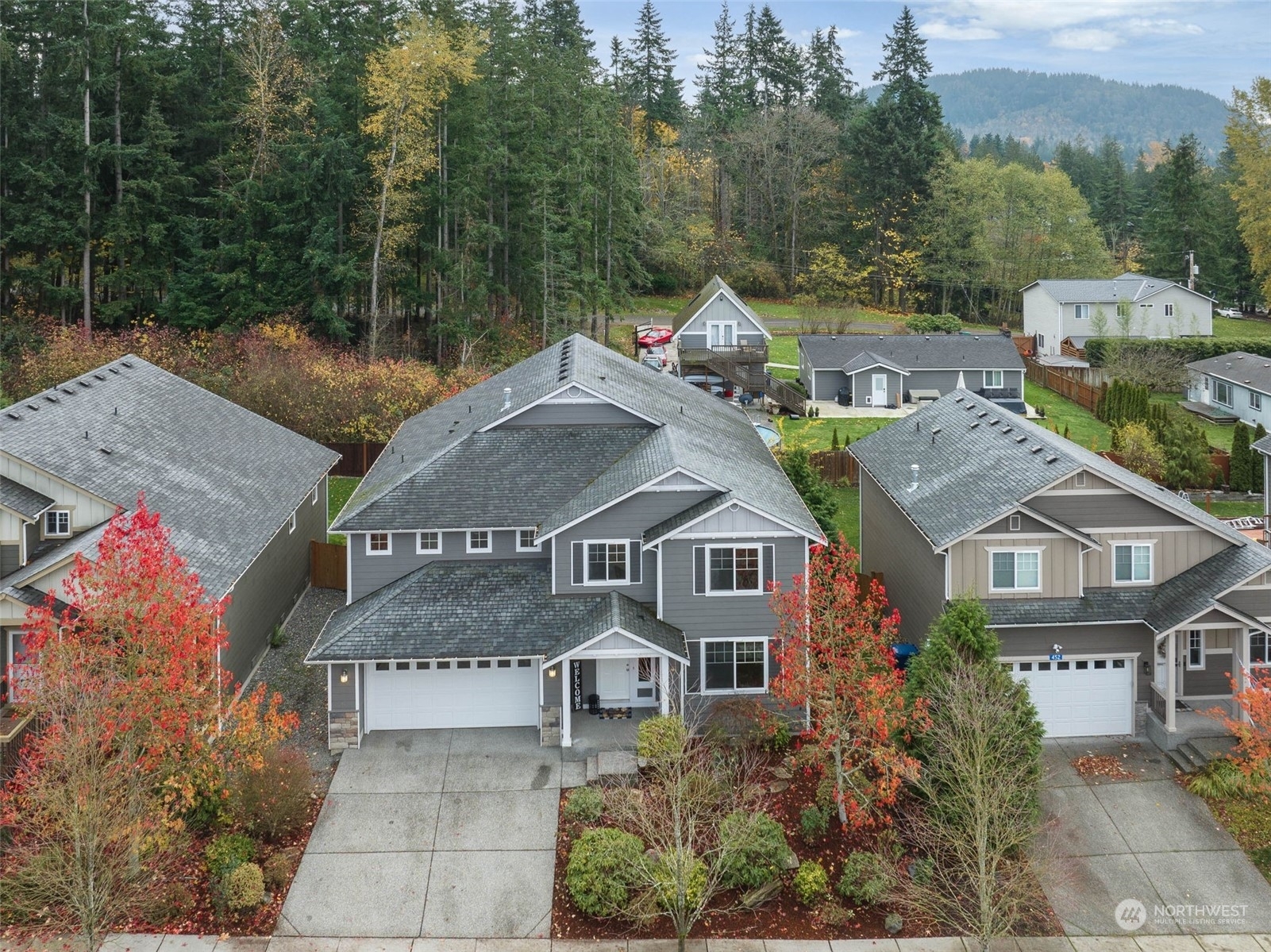 Property Photo:  448 Barry Loop  WA 98274 