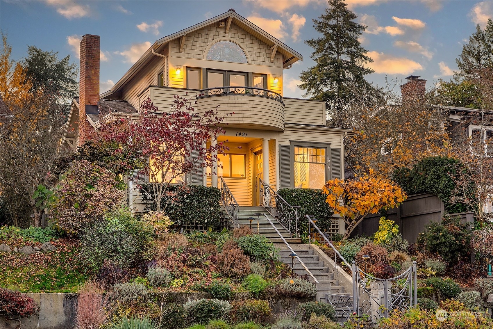 Property Photo: 1421 39th Avenue E WA 98112