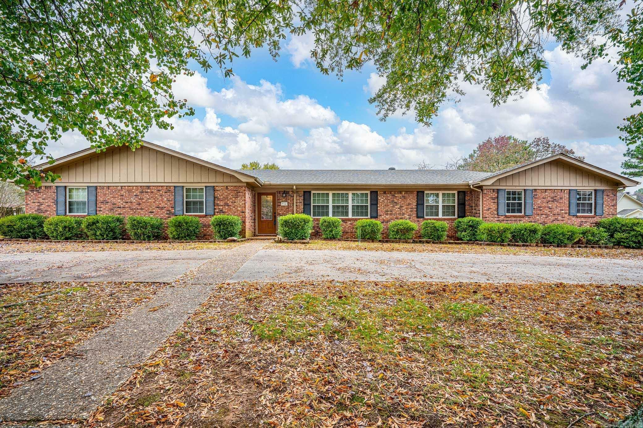 Property Photo:  914 Foxwood Drive  AR 72076 