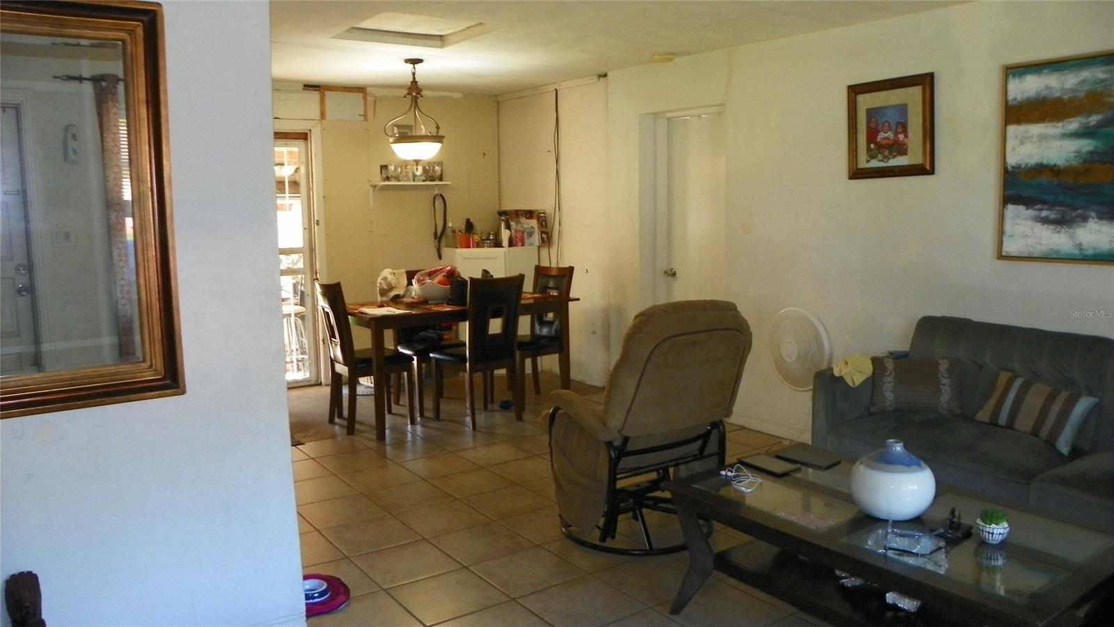 Property Photo: 808 Catherine Avenue FL 32117
