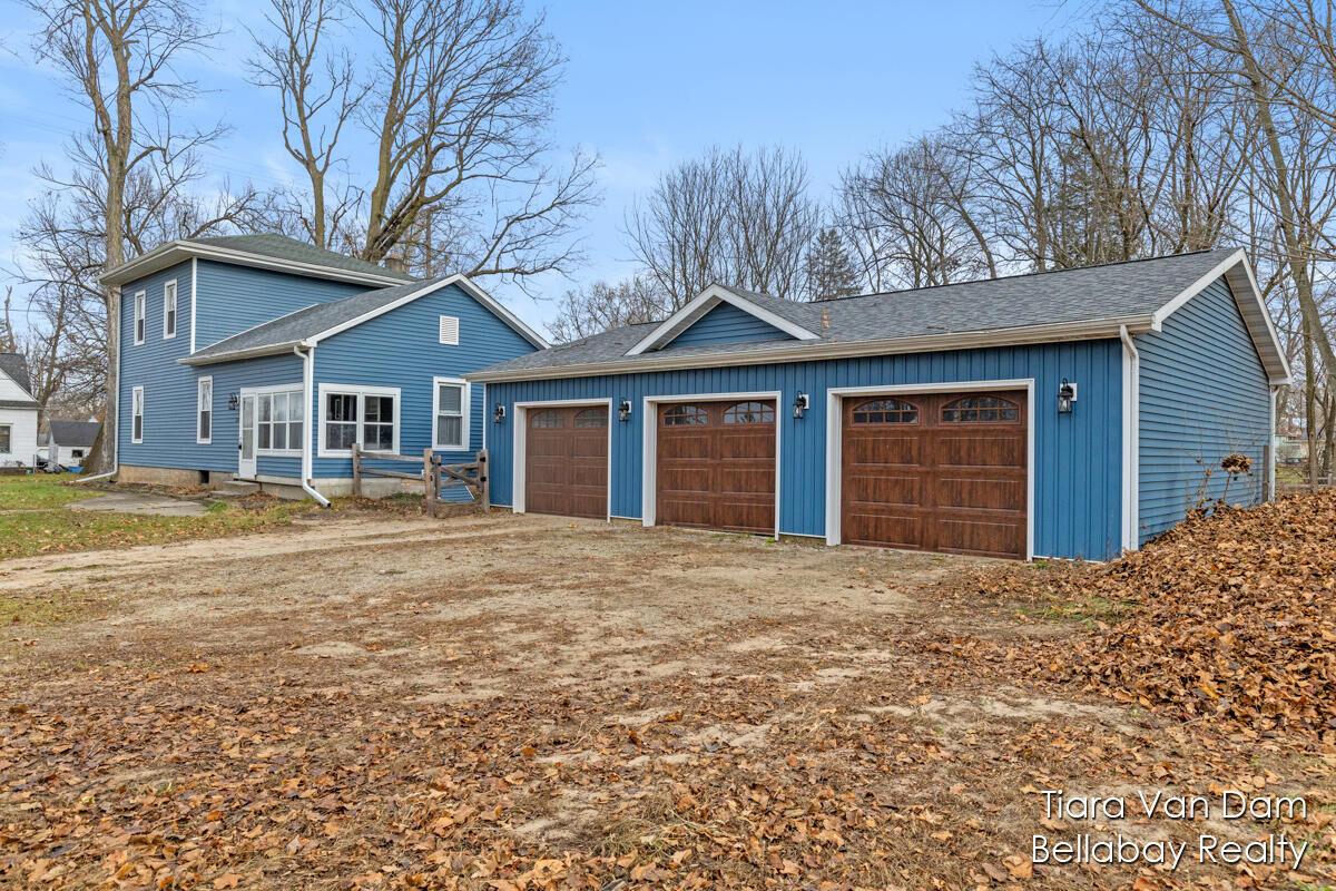 Property Photo:  320 Mill Street  MI 48881 