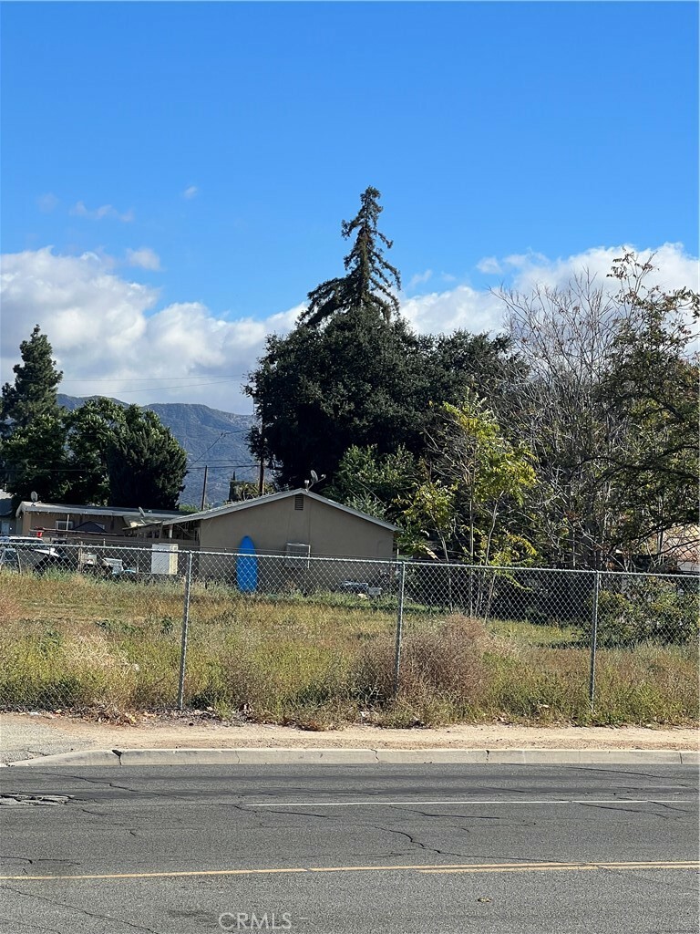 Property Photo:  947 Calimesa Boulevard  CA 92320 