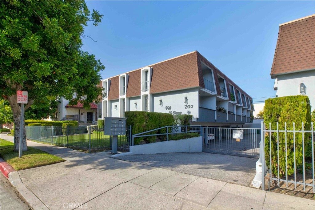 Property Photo:  707 Orange Grove Avenue 5  CA 91205 