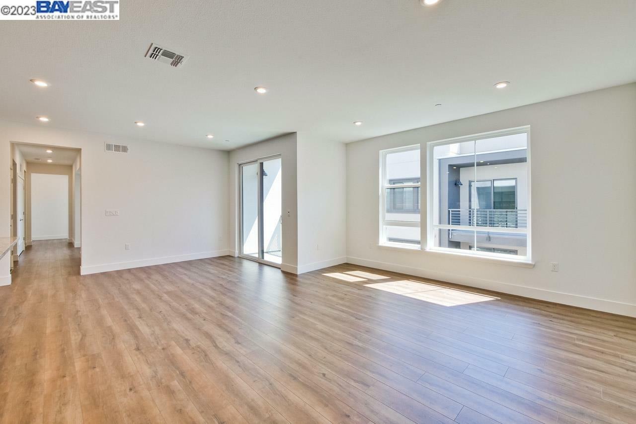 Property Photo: 44978 Fremont Blvd 402 CA 94538