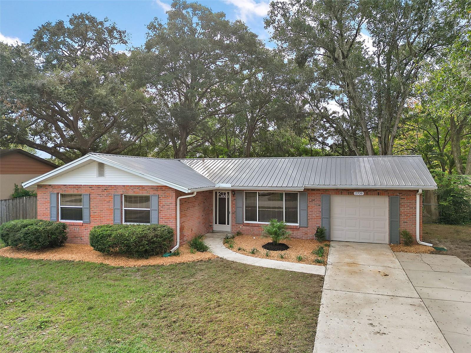 Property Photo:  2708 S Dellwood Drive  FL 32726 