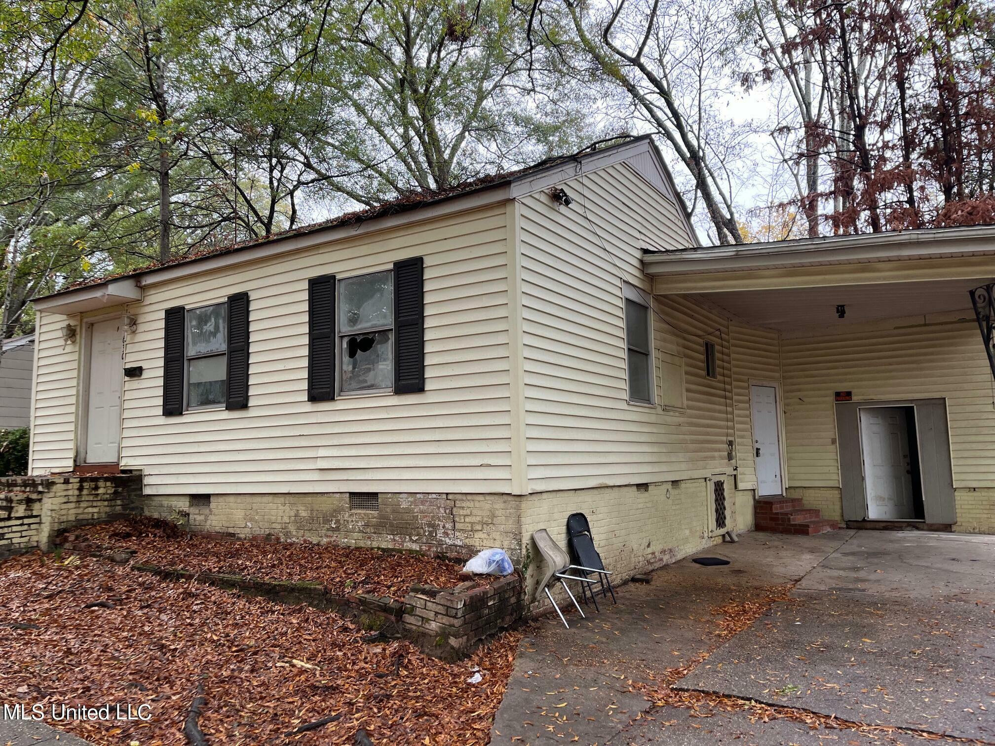 Property Photo:  630 Robinhood Road  MS 39206 