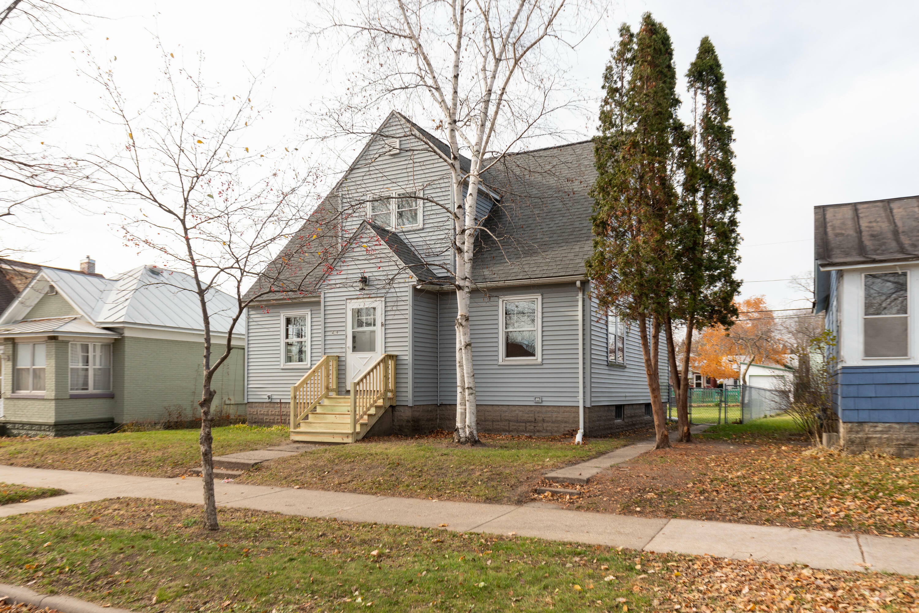 Property Photo:  419 Avon St  WI 54603 