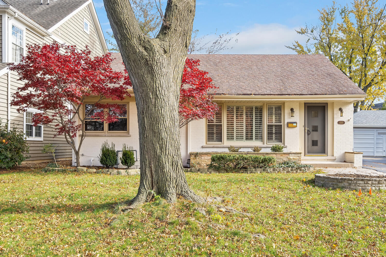 Property Photo: 4089 Western Avenue IL 60558