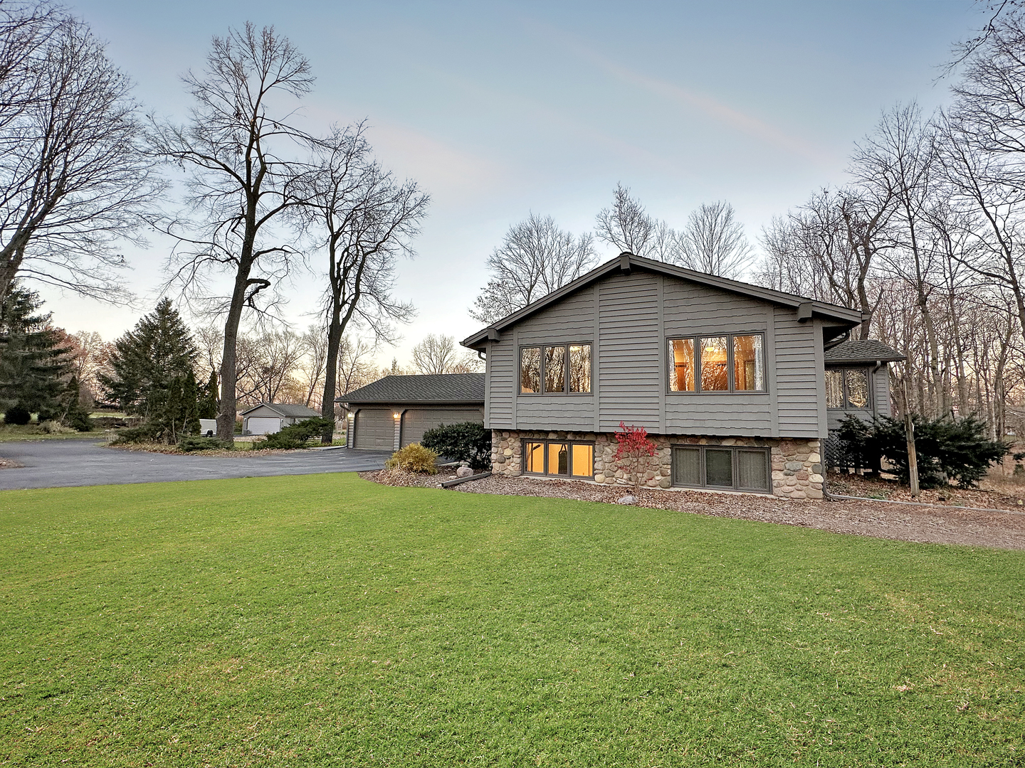 Property Photo:  1703 Secluded Woods Drive  IL 61107 